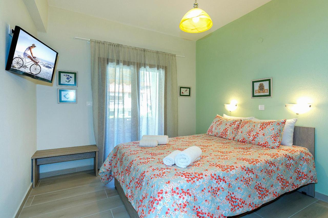Agapitos Apartments Nikiti  Eksteriør billede